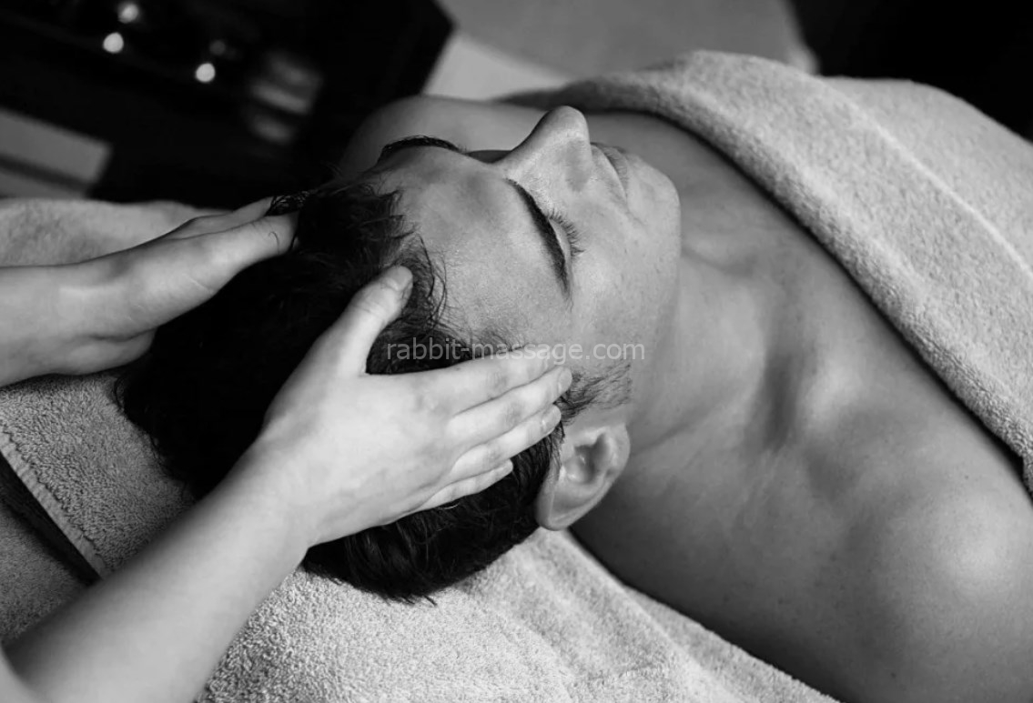Bbc massage. Массаж головы. Массаж головы мужчине. Гладить волосы. Массаж лица мужчине.